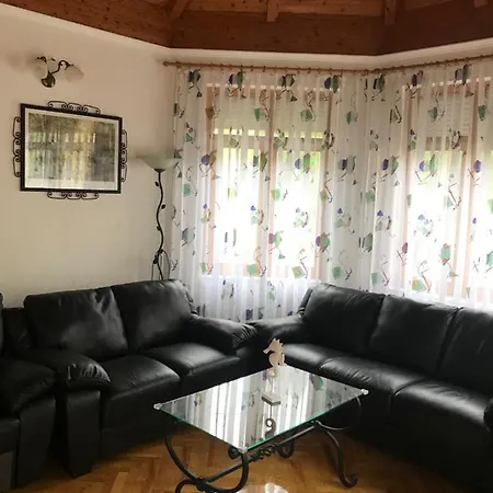 Ferienhaus Nyaralo Balatonmáriafürdő