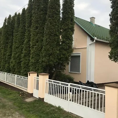 Nyaralo * Balatonmariafurdo